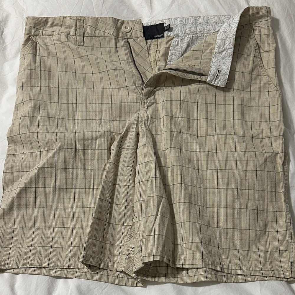 Hurley Beige Plaid Men's Shorts 38